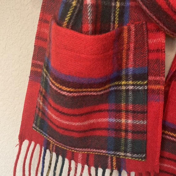 NWT Patrick Kins Woolen Deluxe Company Plaid Red Green White Pocket Scarf - Picture 7 of 8